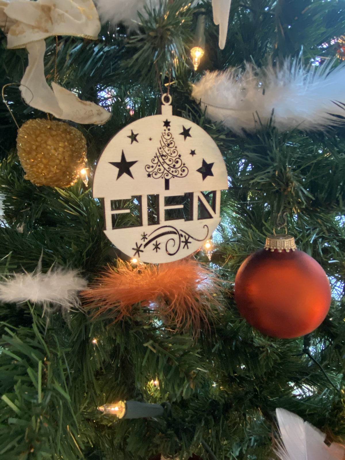 gepersonaliseerde kerstbal in hout view 4