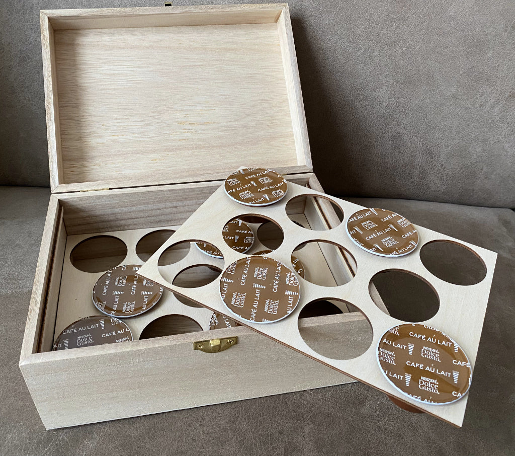 houten kist voor koffiecups front view