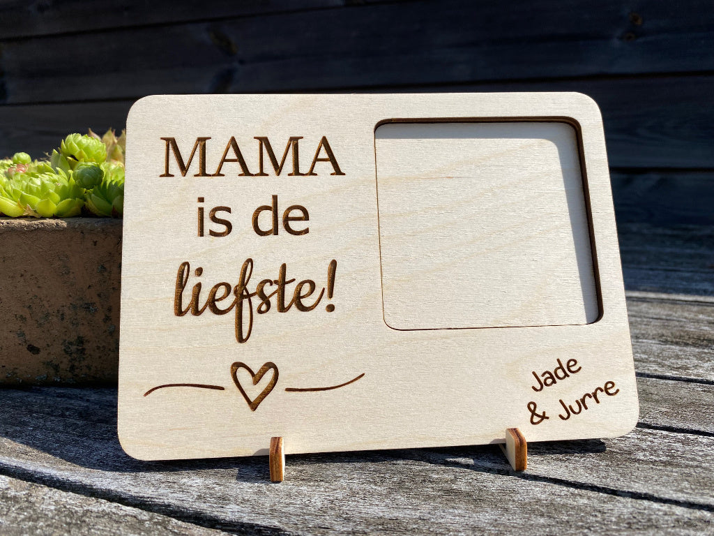 Houten gegraveerde fotokader mamamoederdag front view