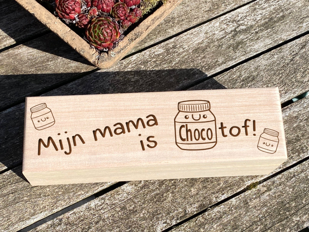 kistje voor de chocotoffe mama met mini potjes choco front view
