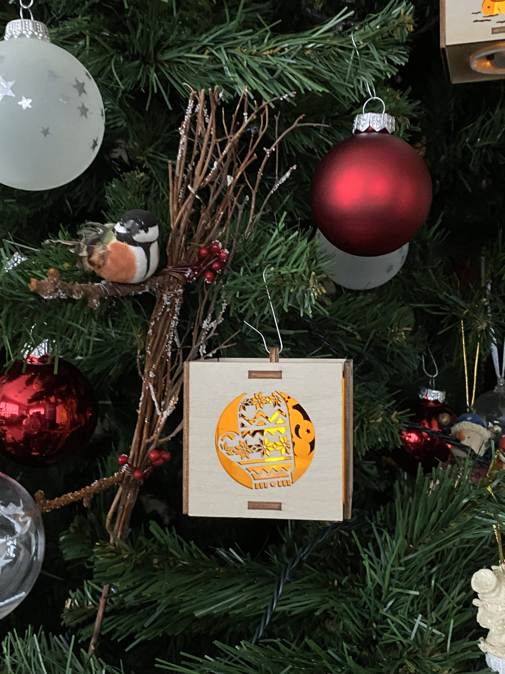 houten kubus kerstbal met verlichting view 4