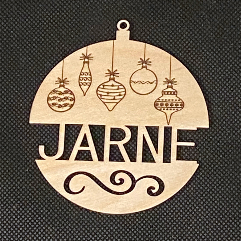 gepersonaliseerde kerstbal in hout view 6